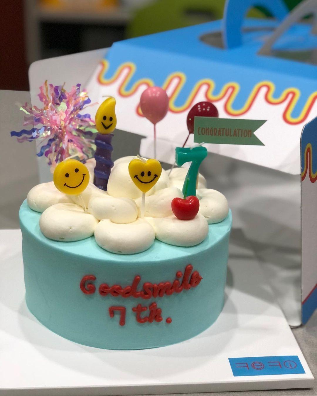 밥먹고 들어오는데ㅜㅜ 케익이 놓여있길래ㅜㅜ 속으로 아 큰 일 났다…, 누구 생일이지 ㅜㅜ …